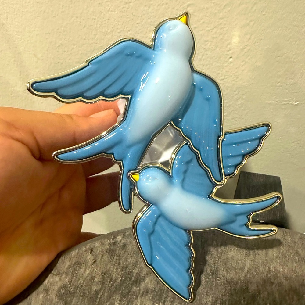 Bluebirds Spring Wallflower plug Lovebirds Bath & Body Works